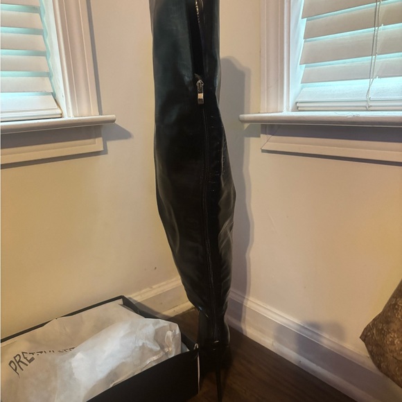 PrettyLittleThing Black Over-the-Knee Boots - Picture 2 of 3